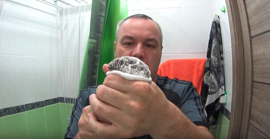 Видеообзор: ТДС “Кремовое”, ютьюб-канал “Бритва” (Игорь), бритьё с опасной бритвой